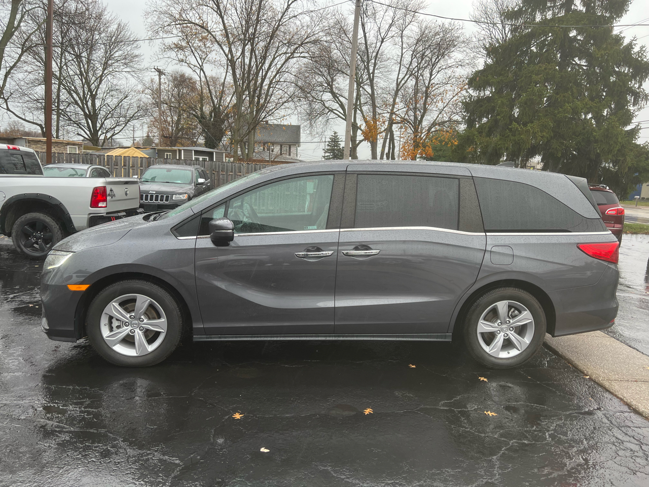 2017 Chrysler Pacifica Touring Plus photo 3