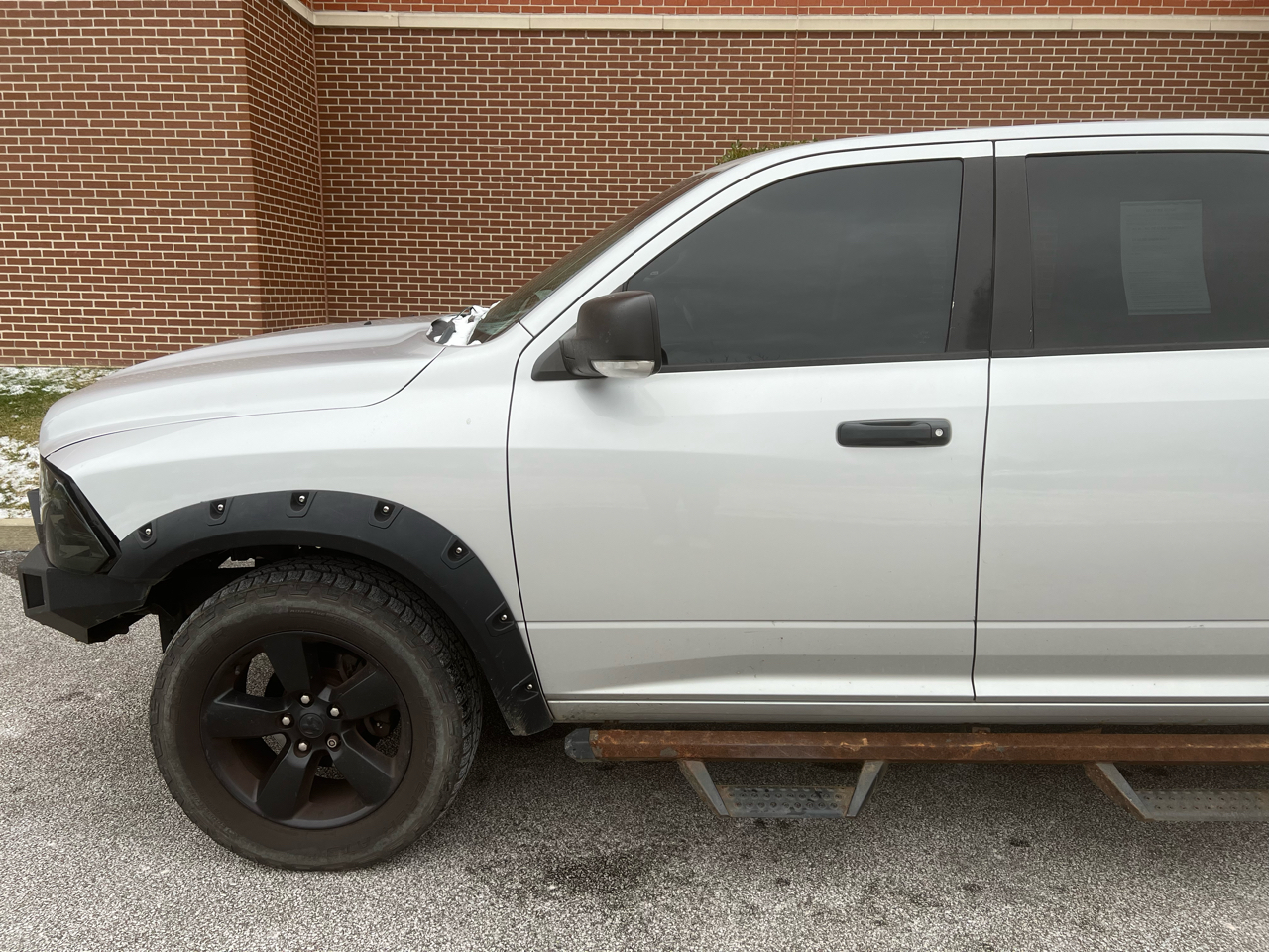 2016 Ram 1500 SLT photo 3