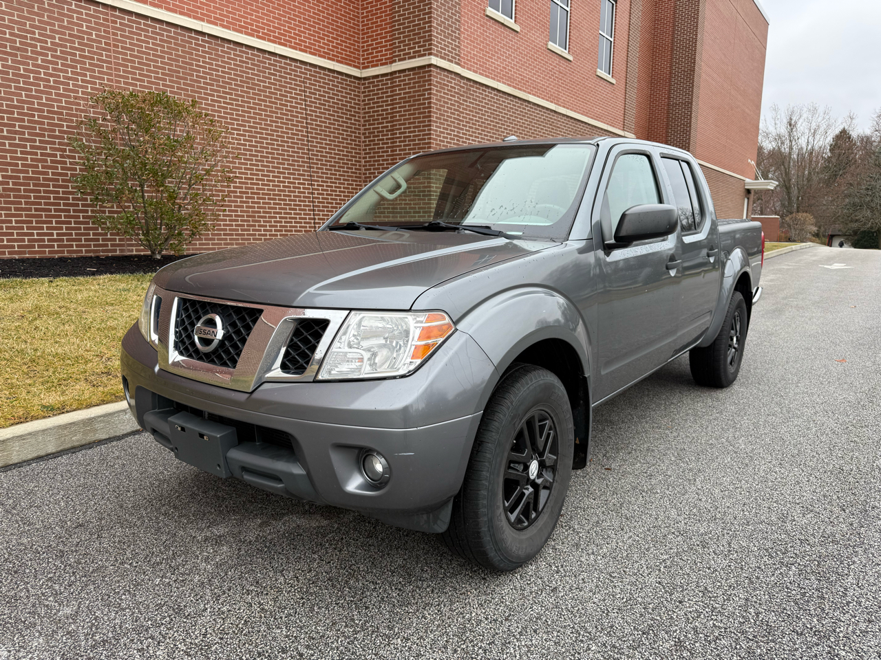 2017 Nissan Frontier SV's photo