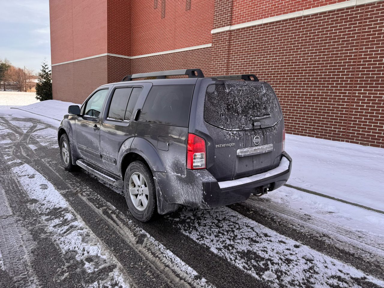 Nissan Pathfinder  2011