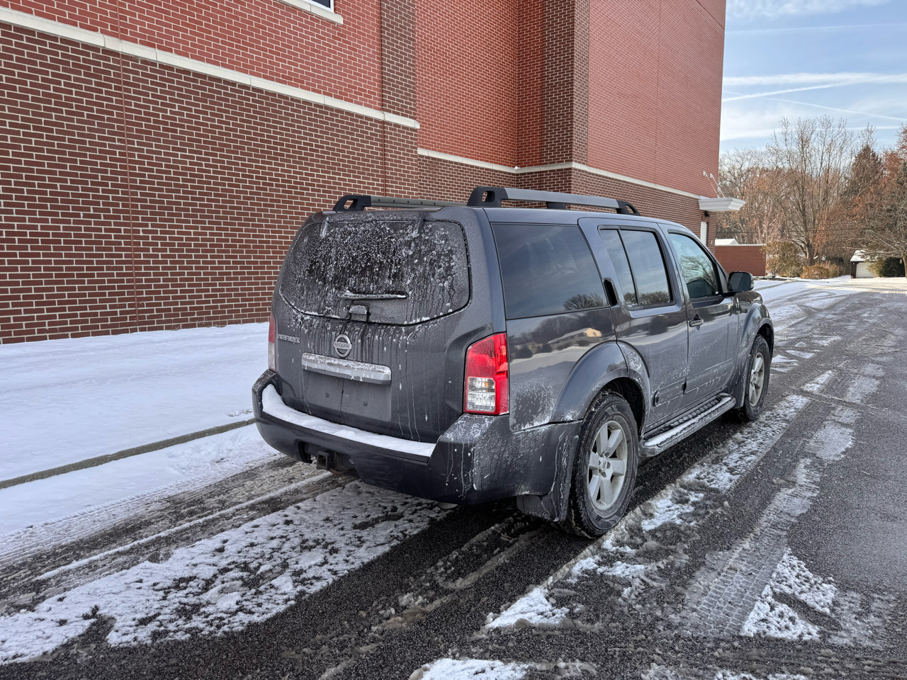 Nissan Pathfinder  2011