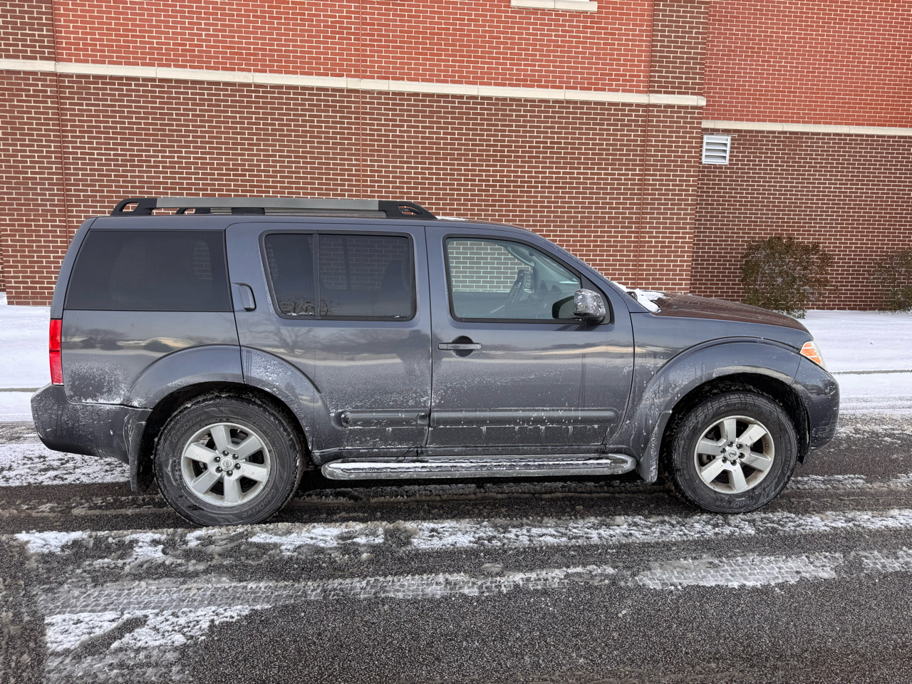 Nissan Pathfinder  2011