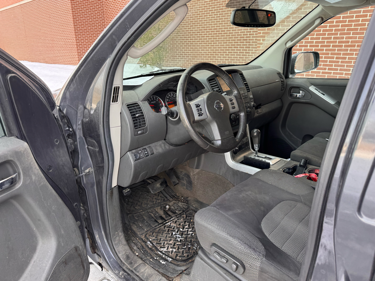 Nissan Pathfinder  2011