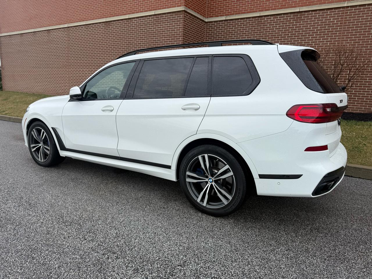 BMW X7  2021