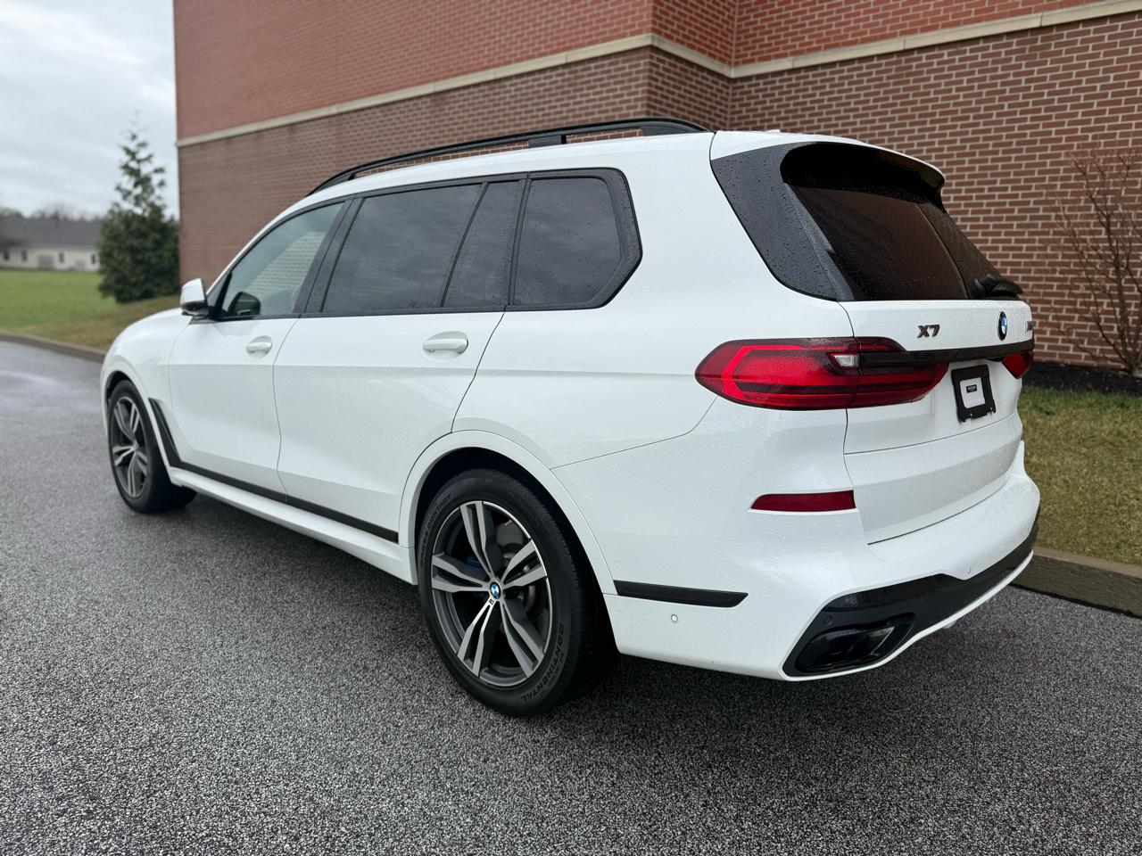 BMW X7  2021