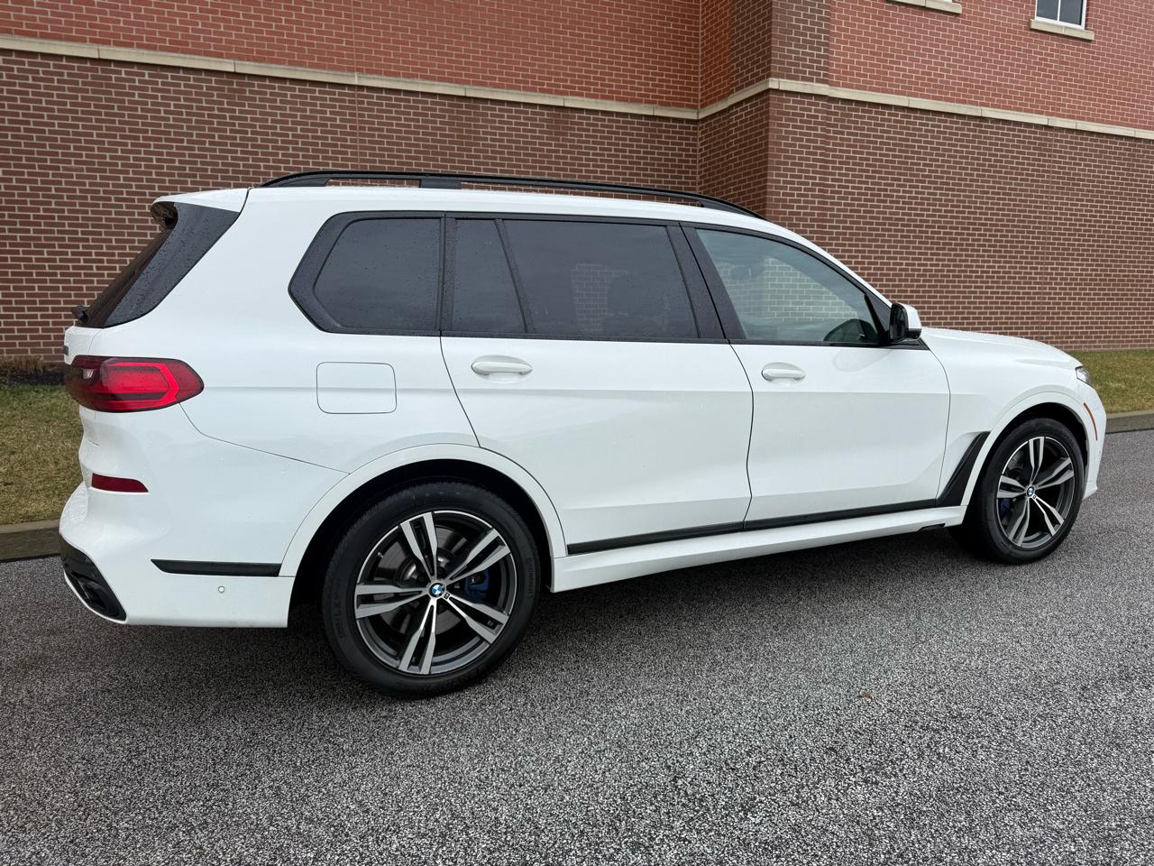 BMW X7  2021