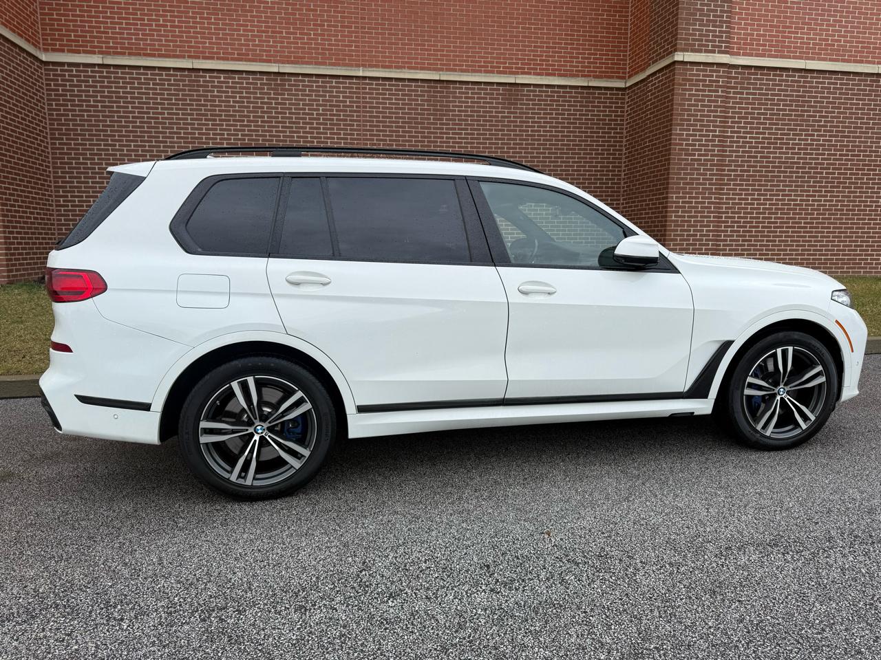 BMW X7  2021