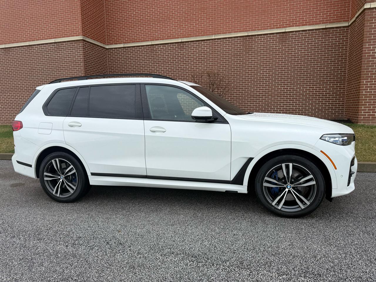BMW X7  2021