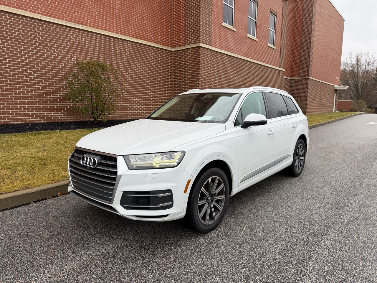 2017 Audi Q7 Premium Plus's photo