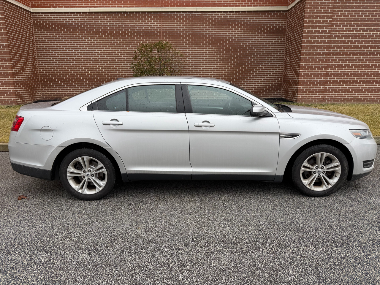 Ford Taurus SEL 2017