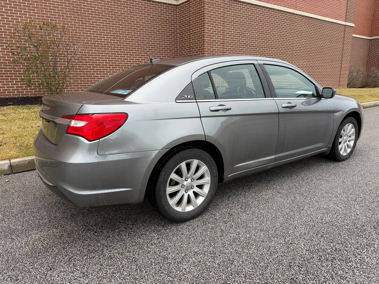 Chrysler 200  2012