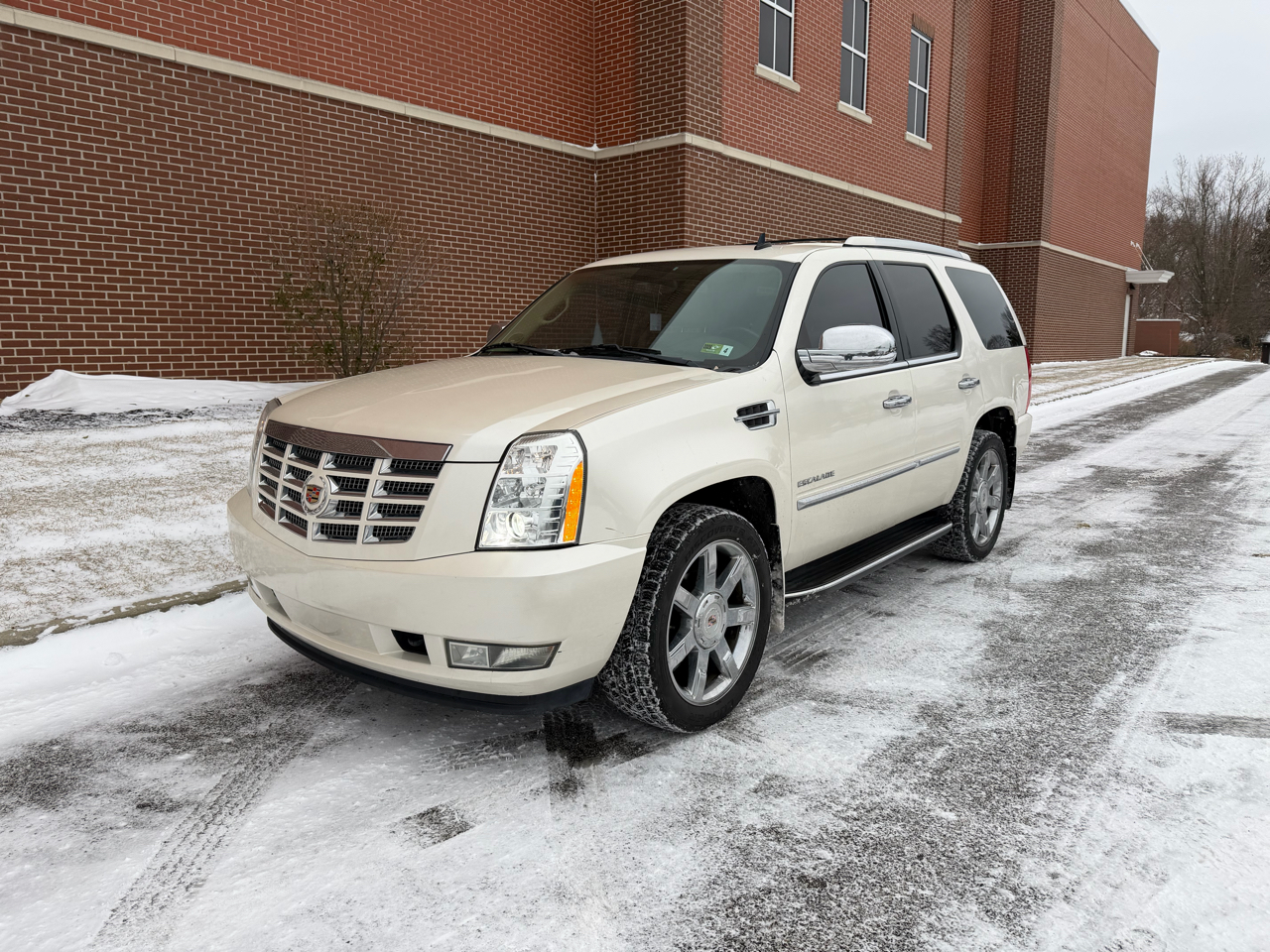 2011 Cadillac Escalade LUXURY