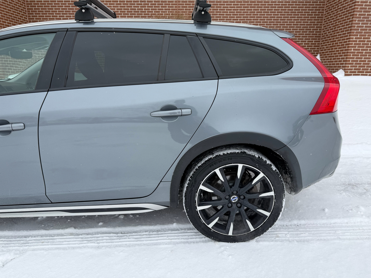 Volvo V60 Cross Country  2018