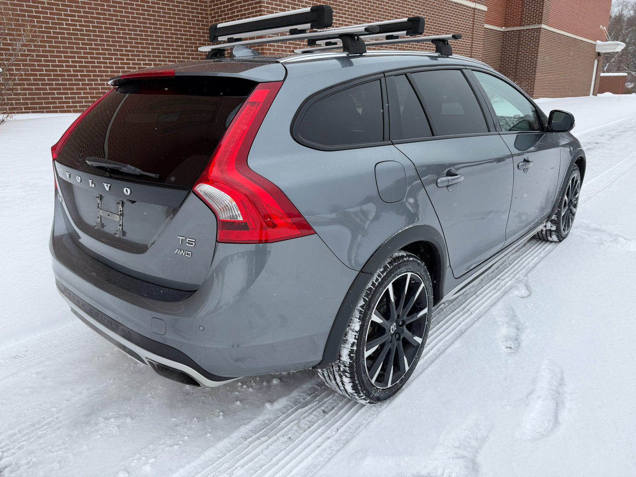 Volvo V60 Cross Country  2018