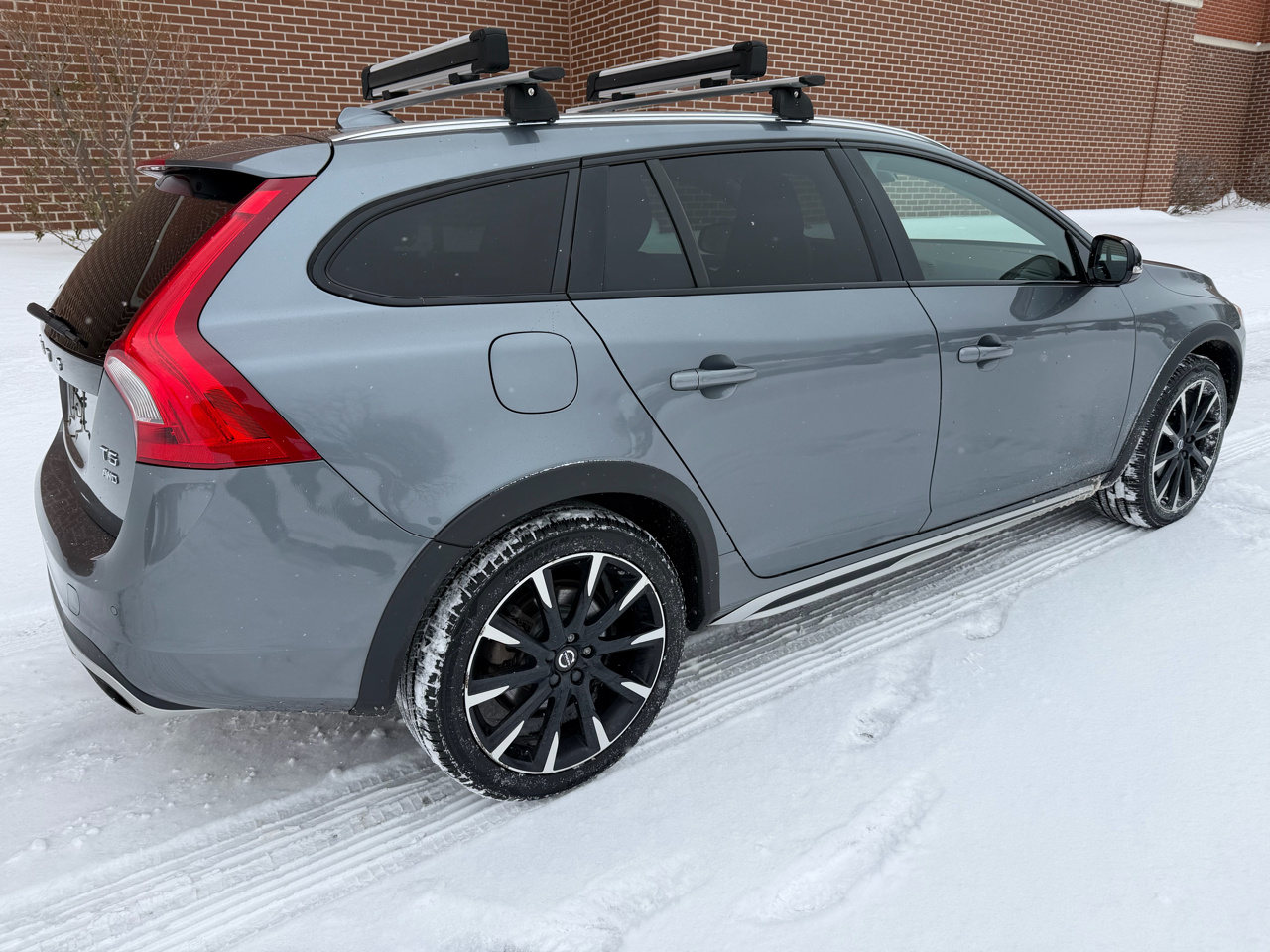 Volvo V60 Cross Country  2018
