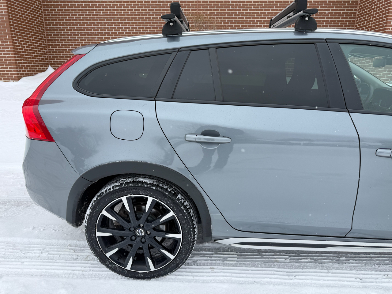 Volvo V60 Cross Country  2018