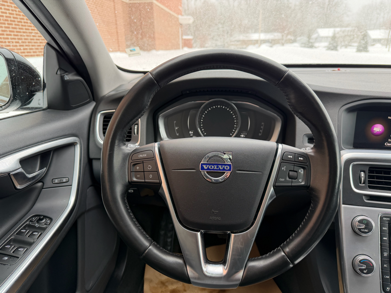 Volvo V60 Cross Country  2018