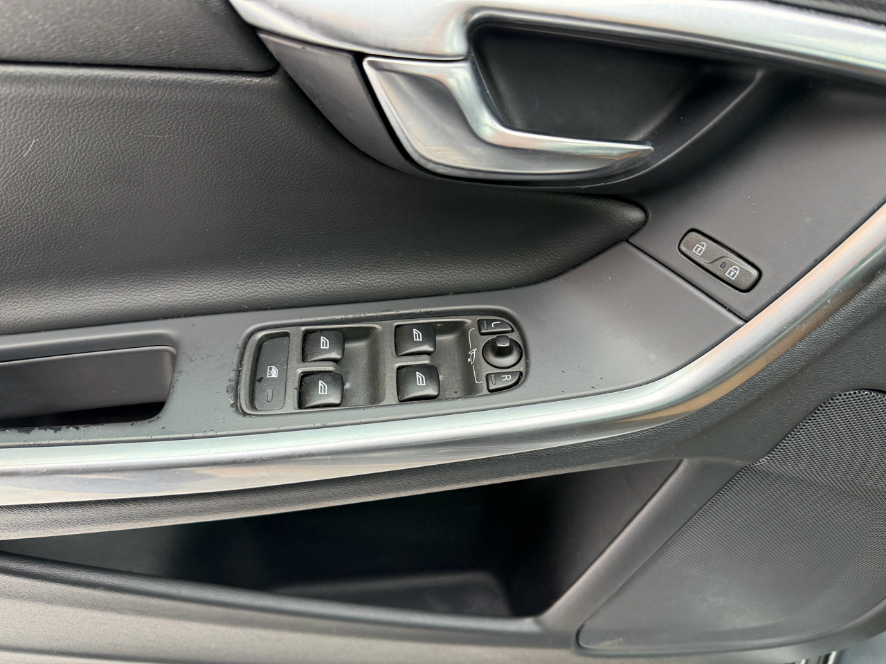 Volvo V60 Cross Country  2018