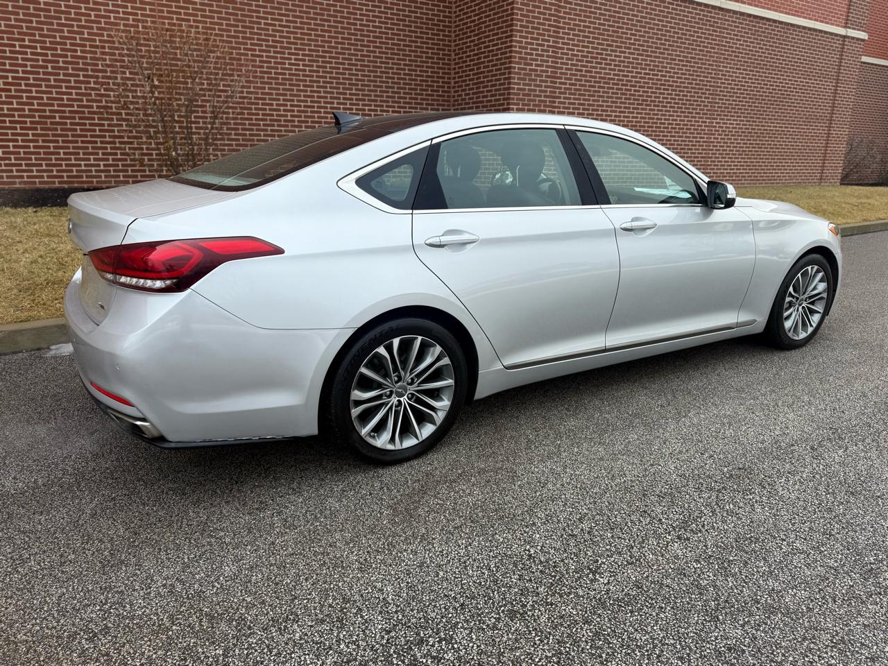 Hyundai Genesis  2015