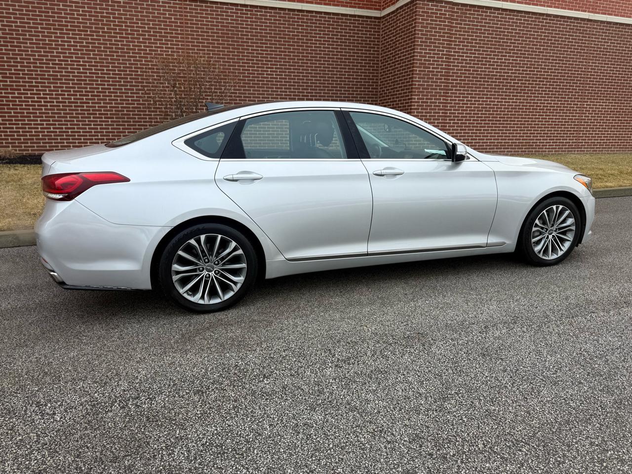Hyundai Genesis  2015