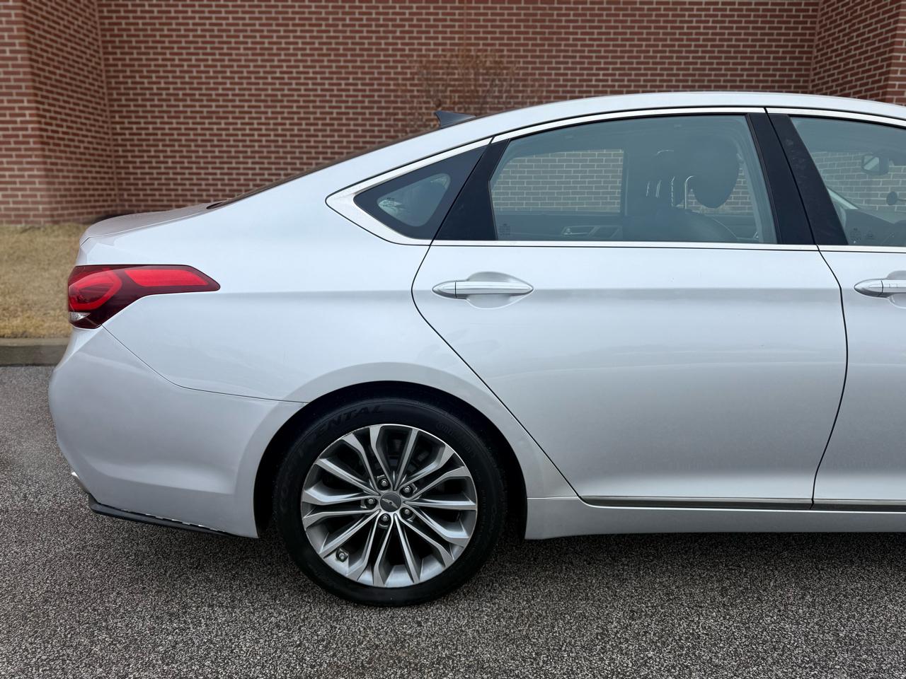 Hyundai Genesis  2015