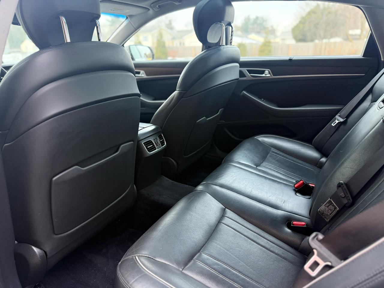 Hyundai Genesis  2015