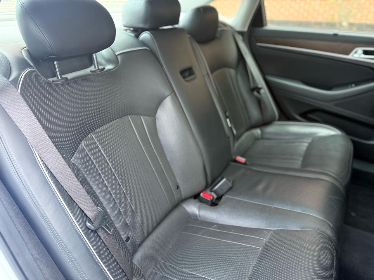 Hyundai Genesis  2015