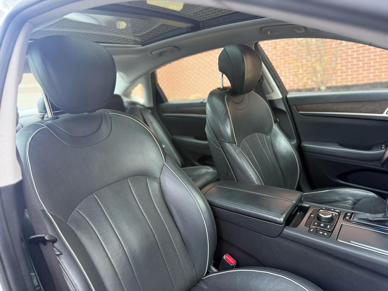 Hyundai Genesis  2015