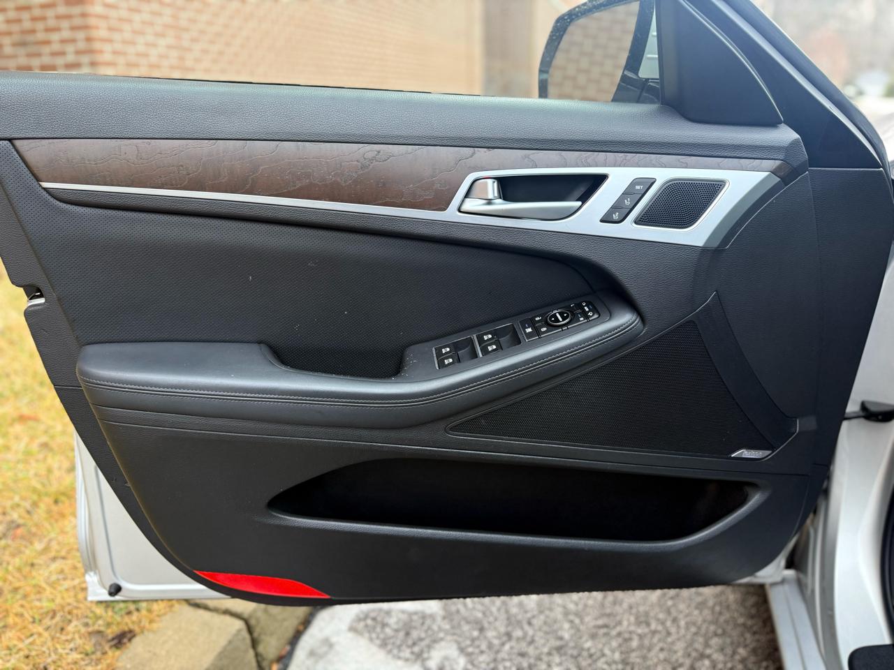 Hyundai Genesis  2015