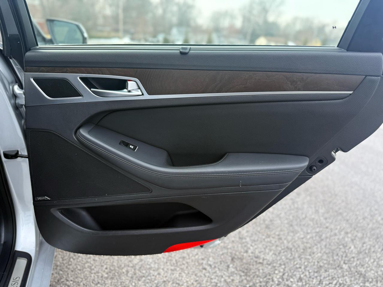 Hyundai Genesis  2015