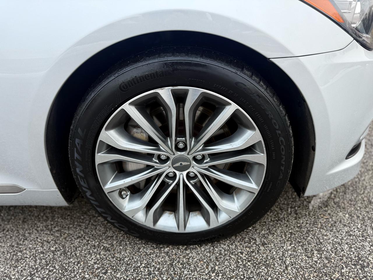 Hyundai Genesis  2015