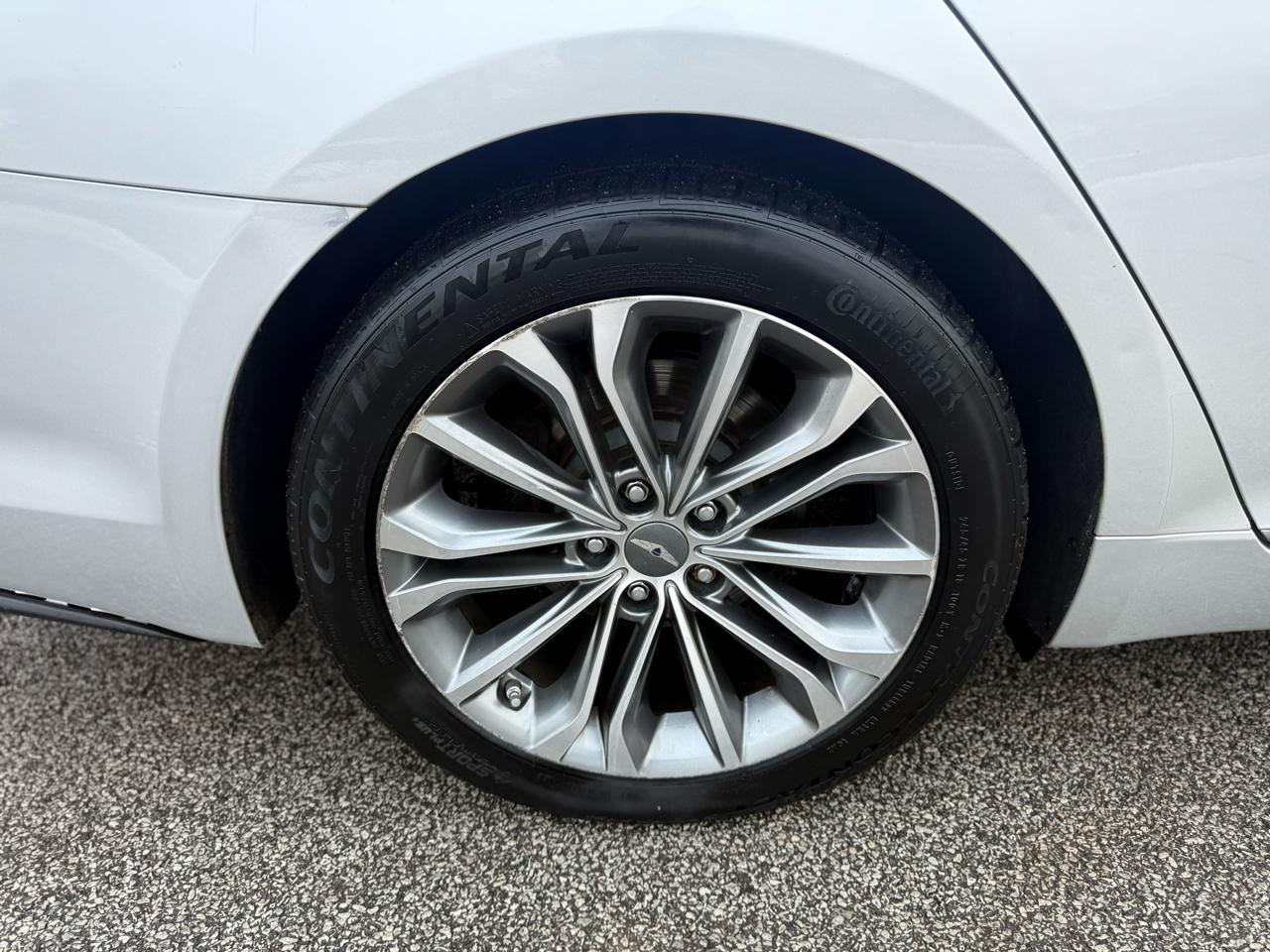 Hyundai Genesis  2015