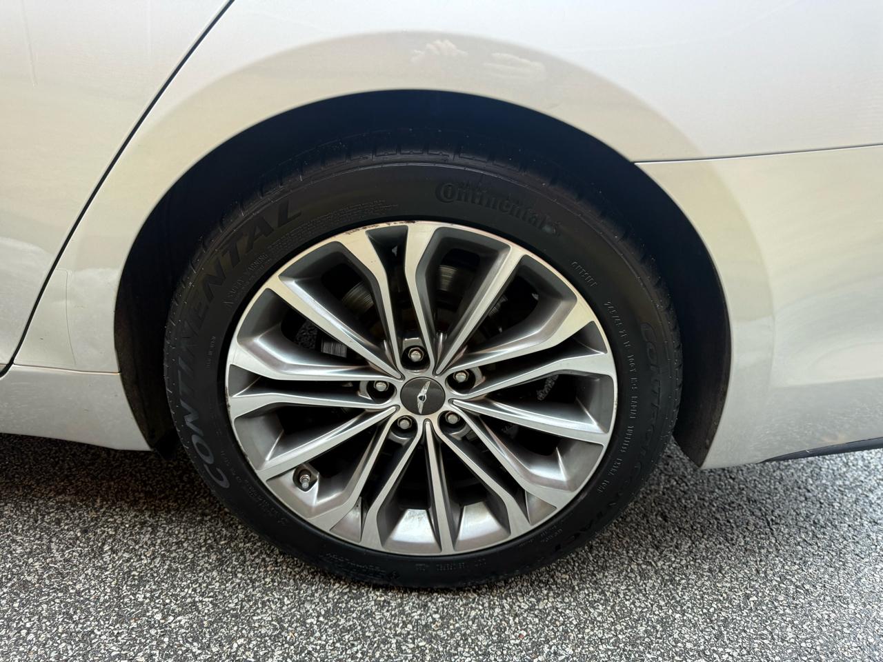 Hyundai Genesis  2015