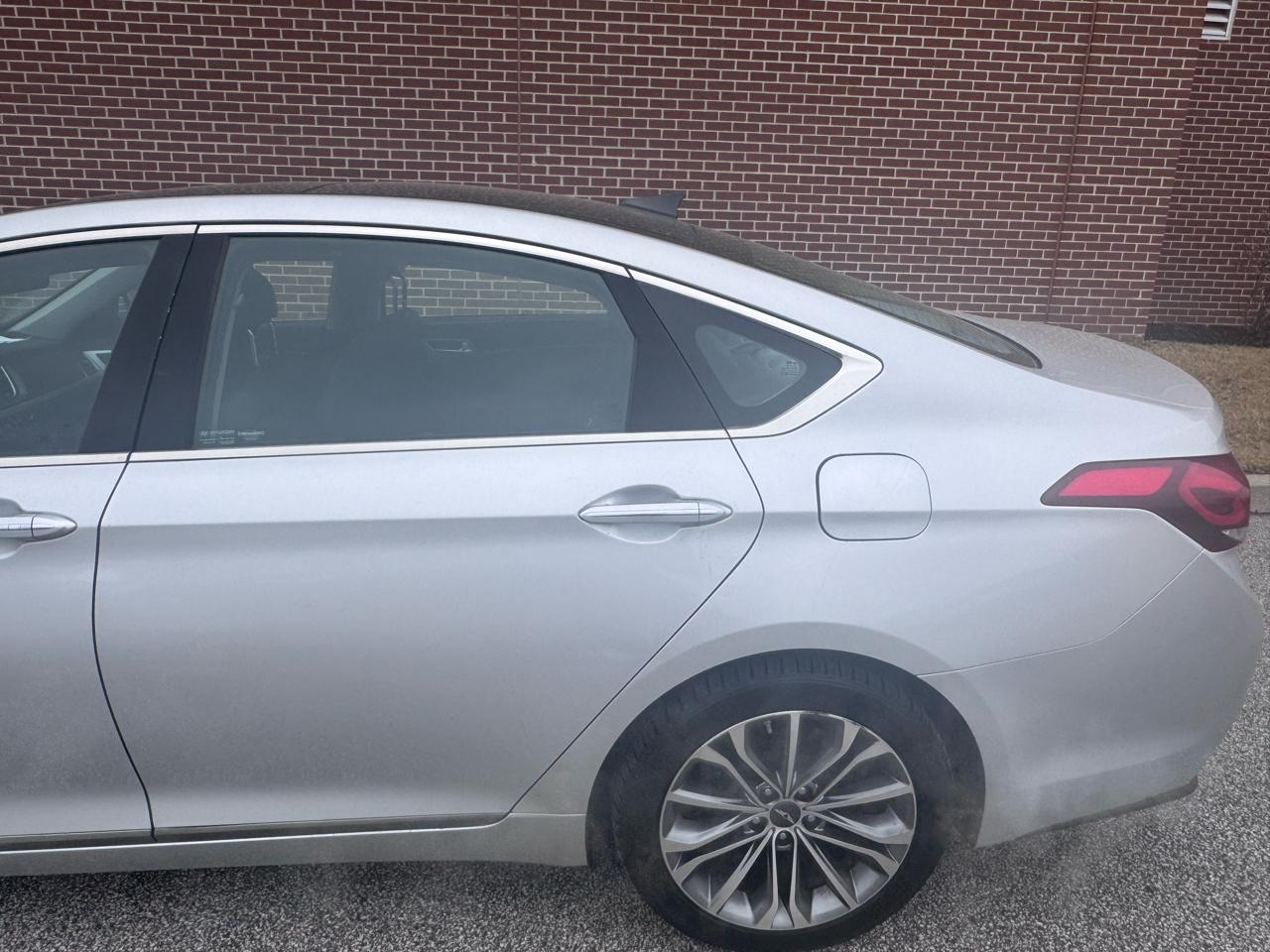 Hyundai Genesis  2015