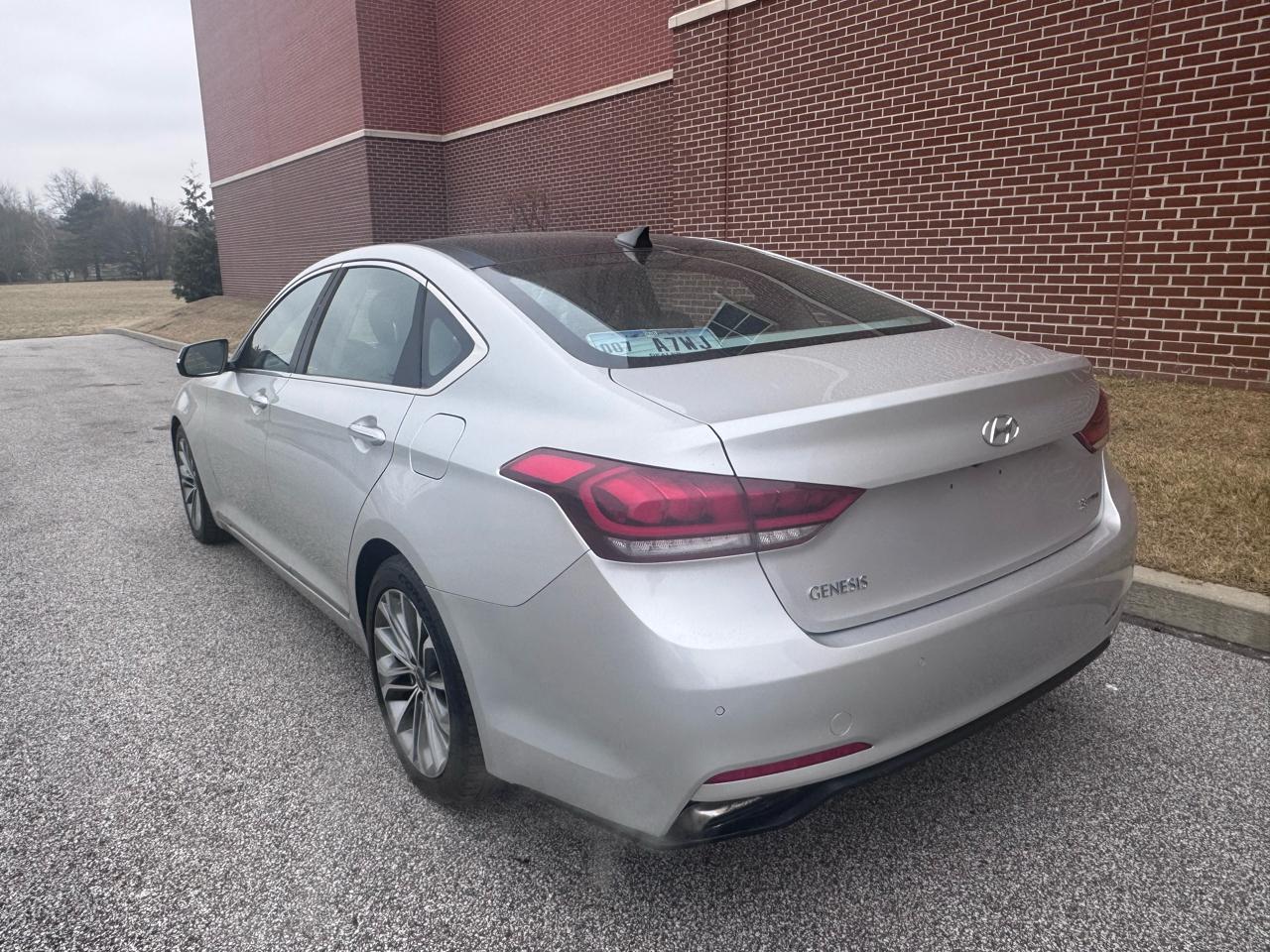 Hyundai Genesis  2015