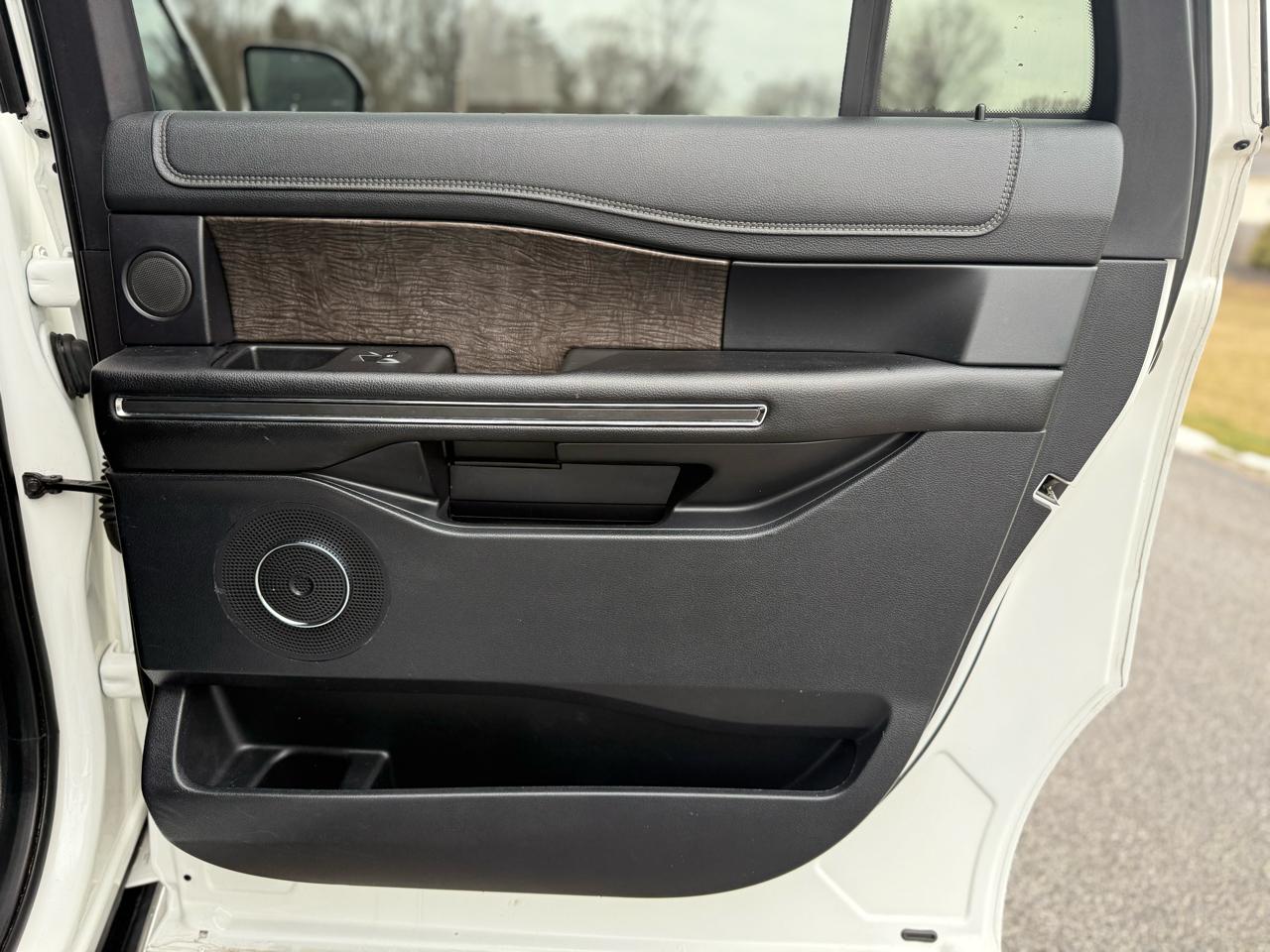 Ford Expedition  2020