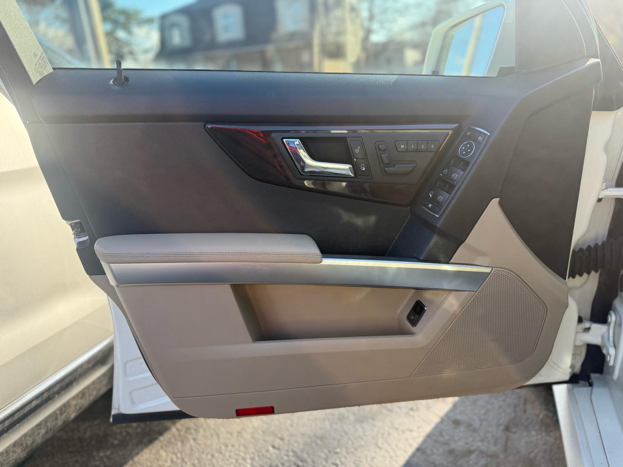 Mercedes-Benz GLK-Class  2011