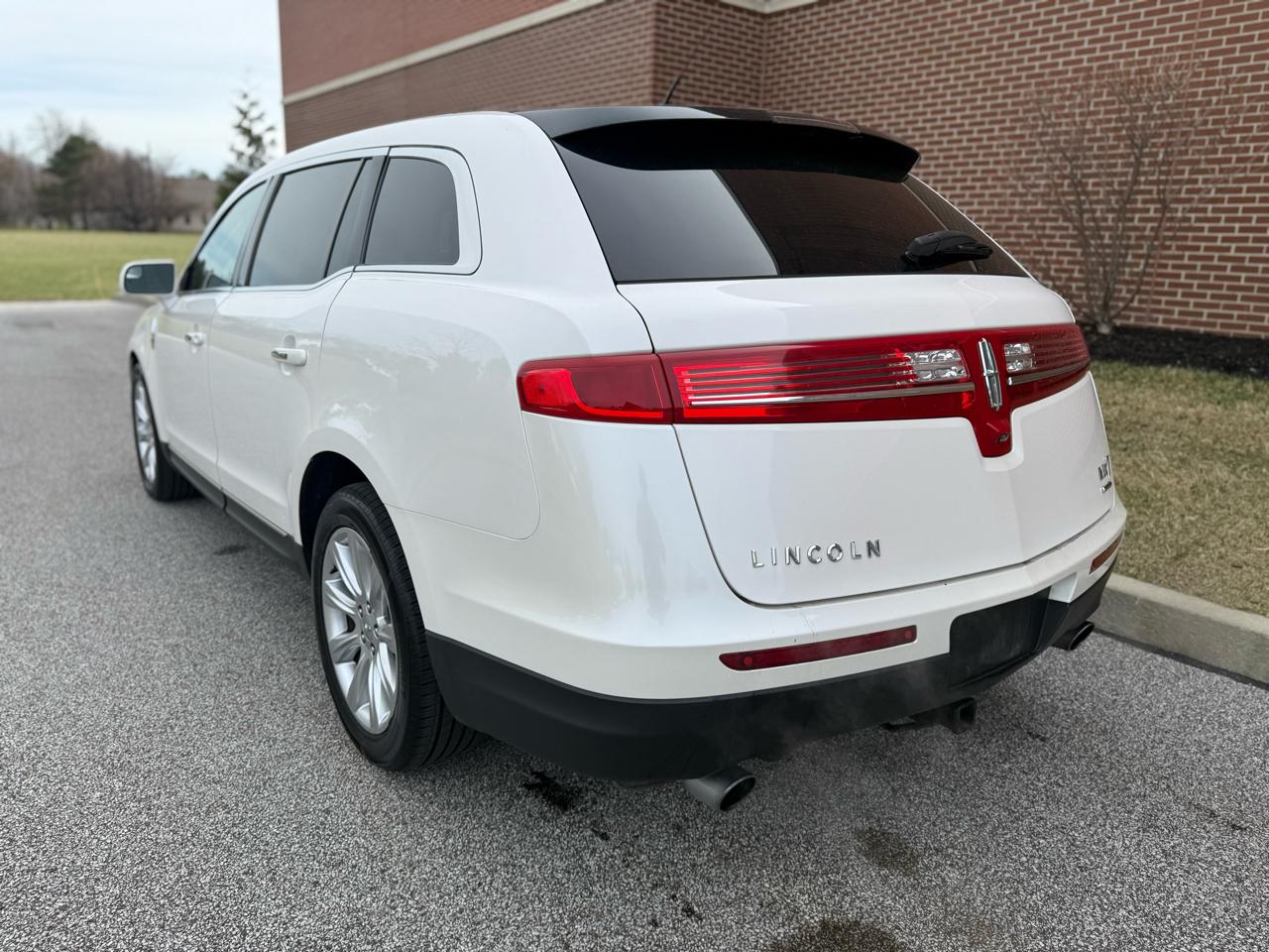 Lincoln MKT  2016