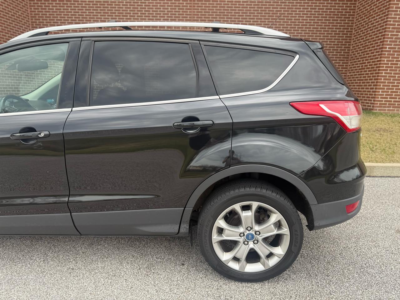 Ford Escape  2014