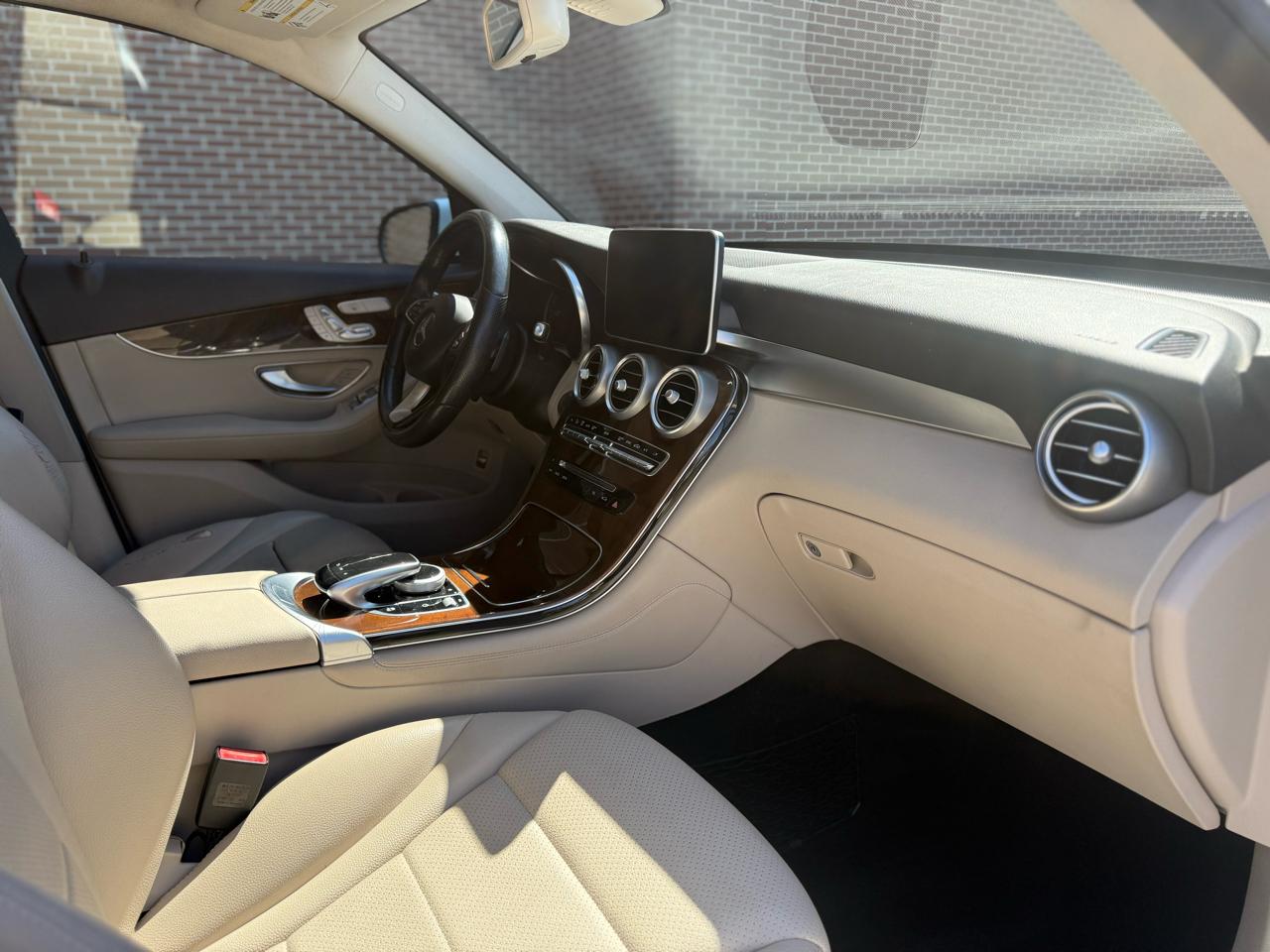 Mercedes-Benz GLC-Class  2017