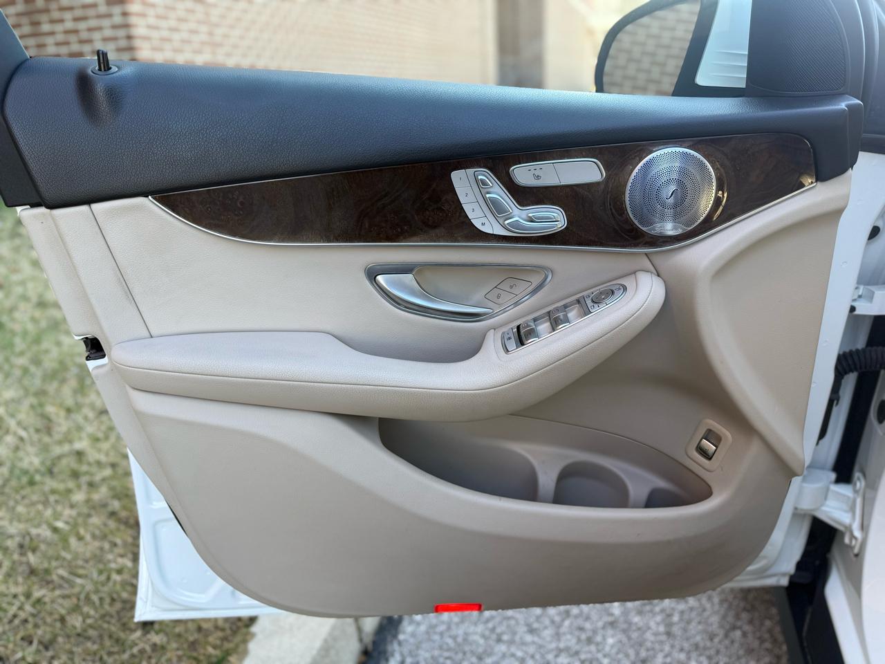 Mercedes-Benz GLC-Class  2017