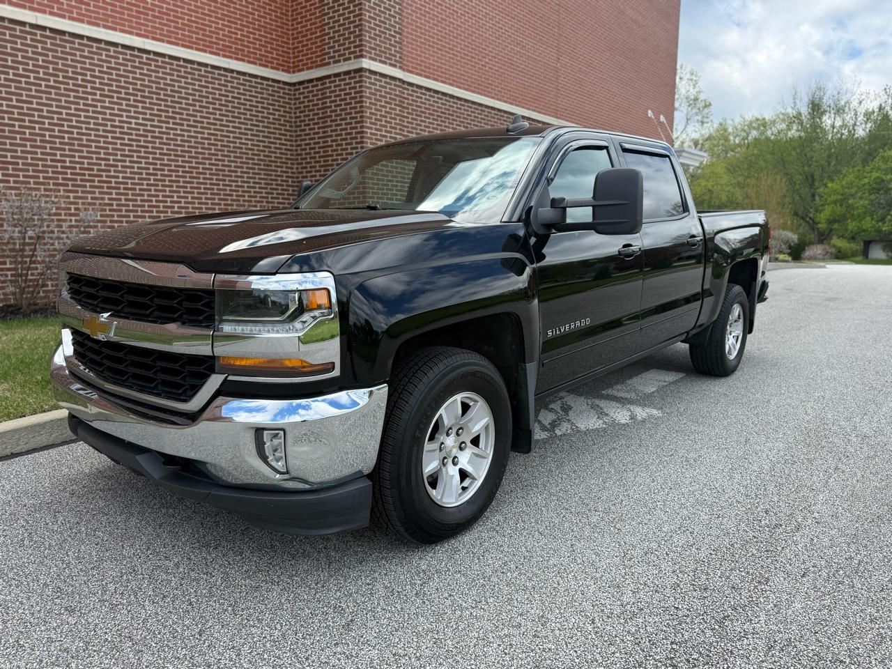 Chevrolet Silverado 1500 4WD Crew Cab 143.5" LT w/1LT 2017