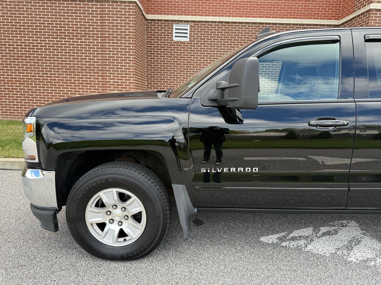 Chevrolet Silverado 1500 4WD Crew Cab 143.5" LT w/1LT 2017