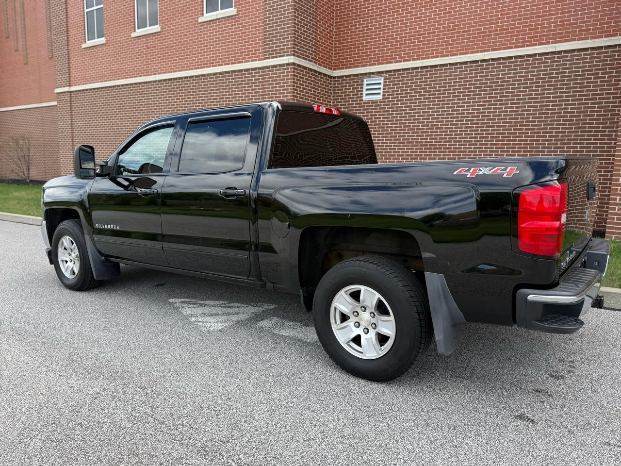 Chevrolet Silverado 1500 4WD Crew Cab 143.5" LT w/1LT 2017