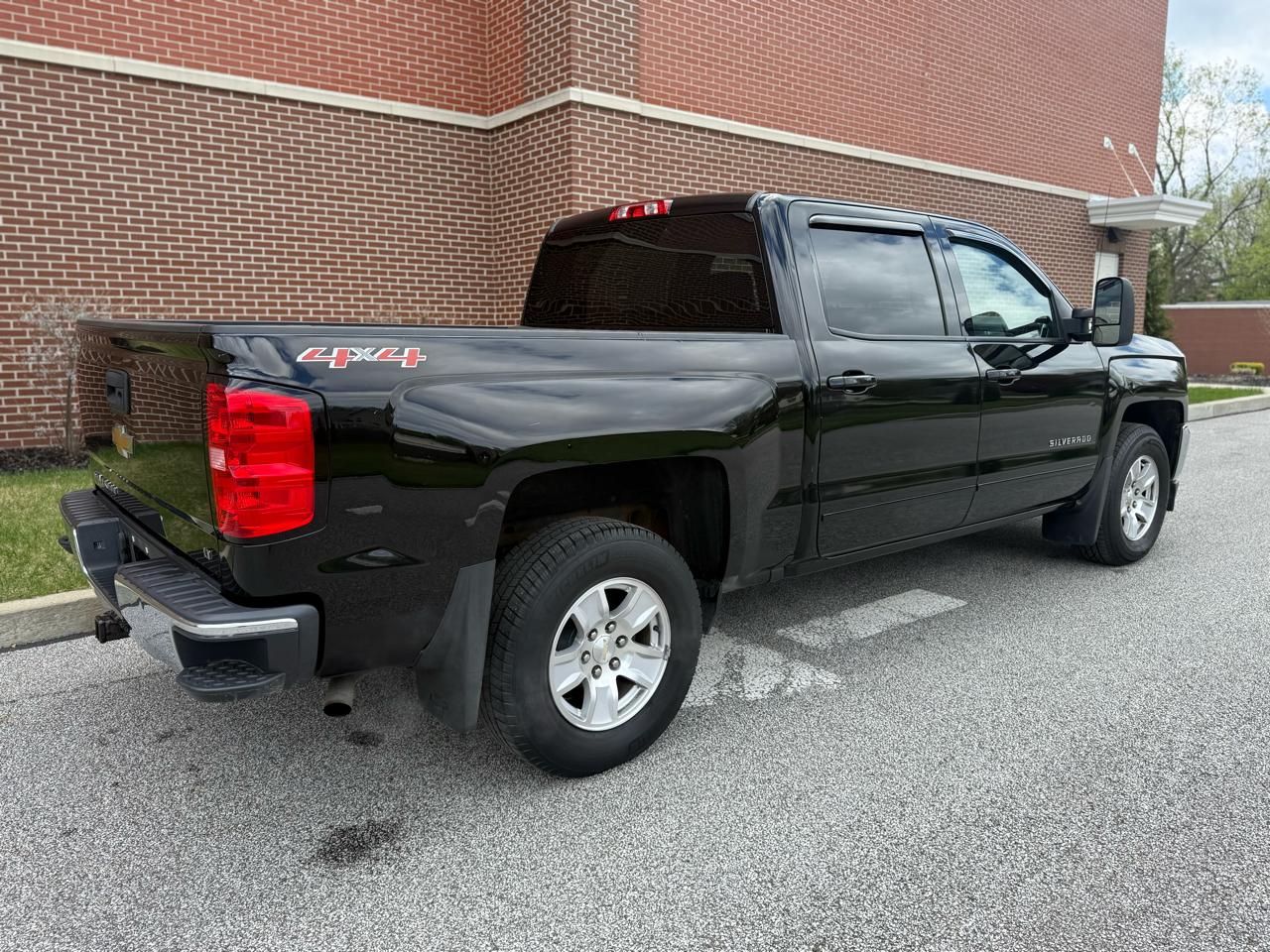 Chevrolet Silverado 1500 4WD Crew Cab 143.5" LT w/1LT 2017