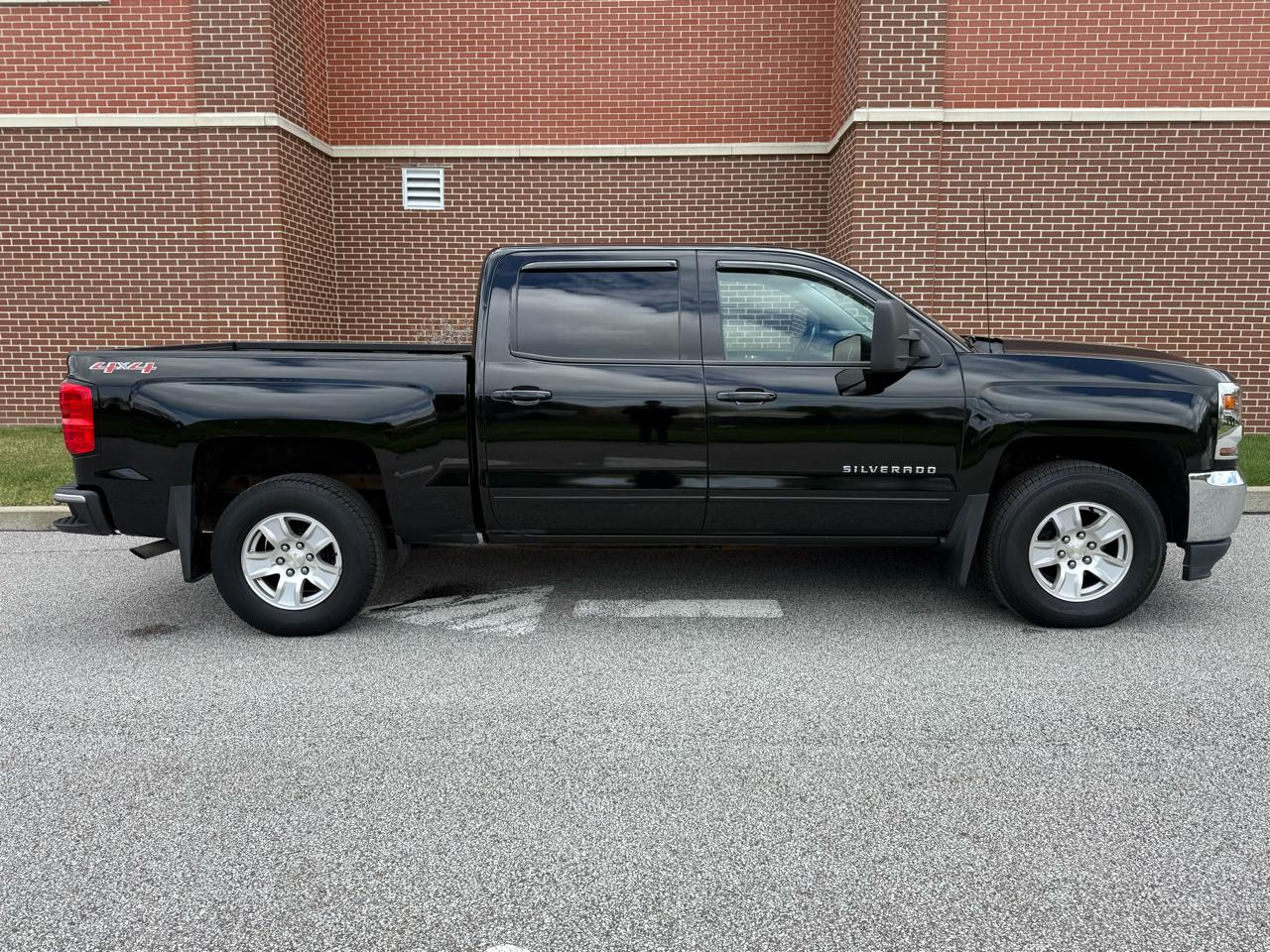 Chevrolet Silverado 1500 4WD Crew Cab 143.5" LT w/1LT 2017