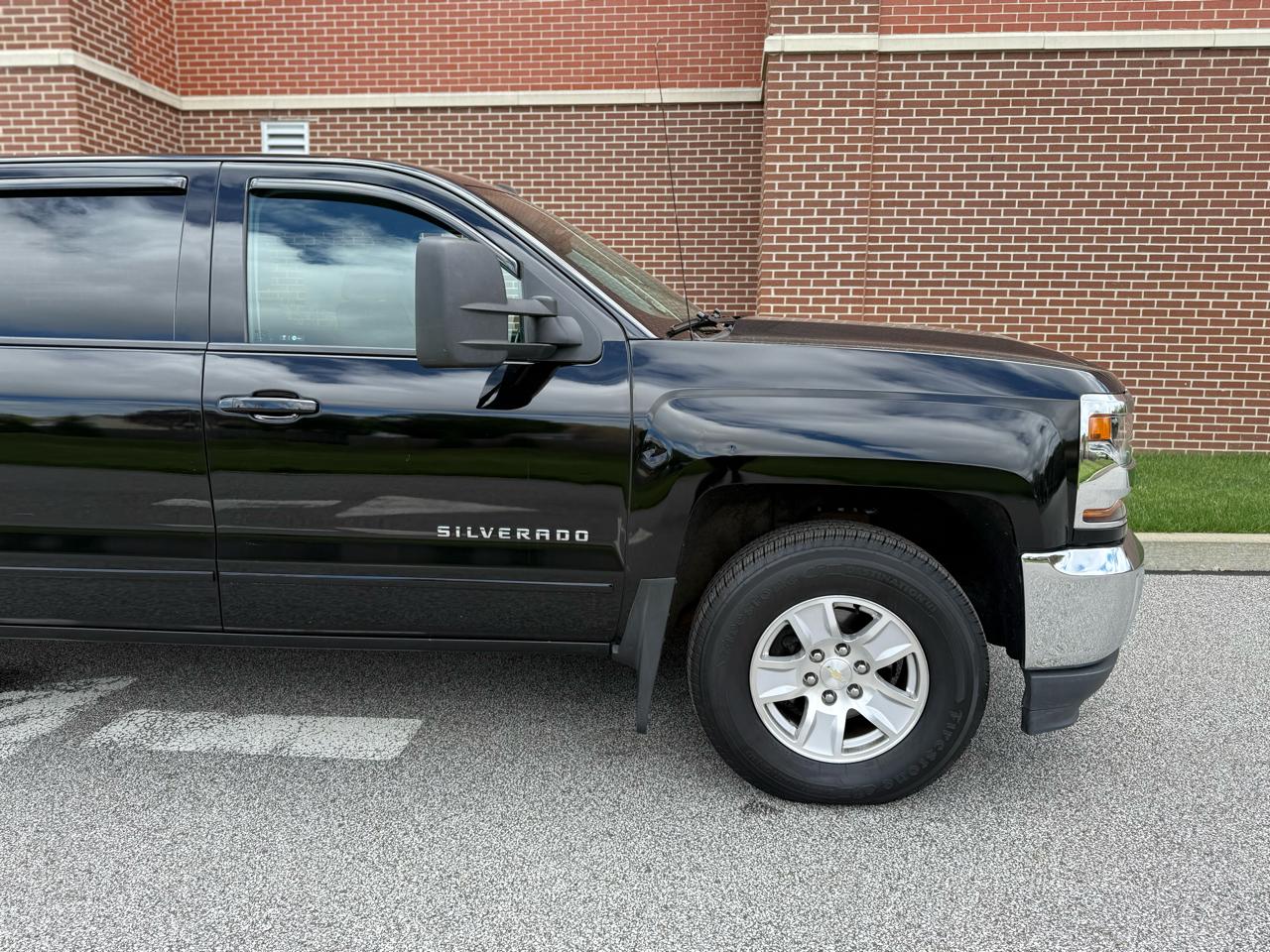 Chevrolet Silverado 1500 4WD Crew Cab 143.5" LT w/1LT 2017