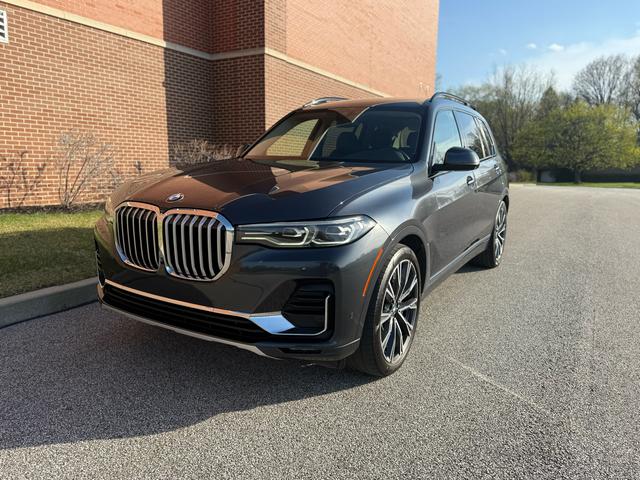 Gray 2021 BMW X7 xDrive40i AWD SUV / Crossover All-Wheel Drive Automatic