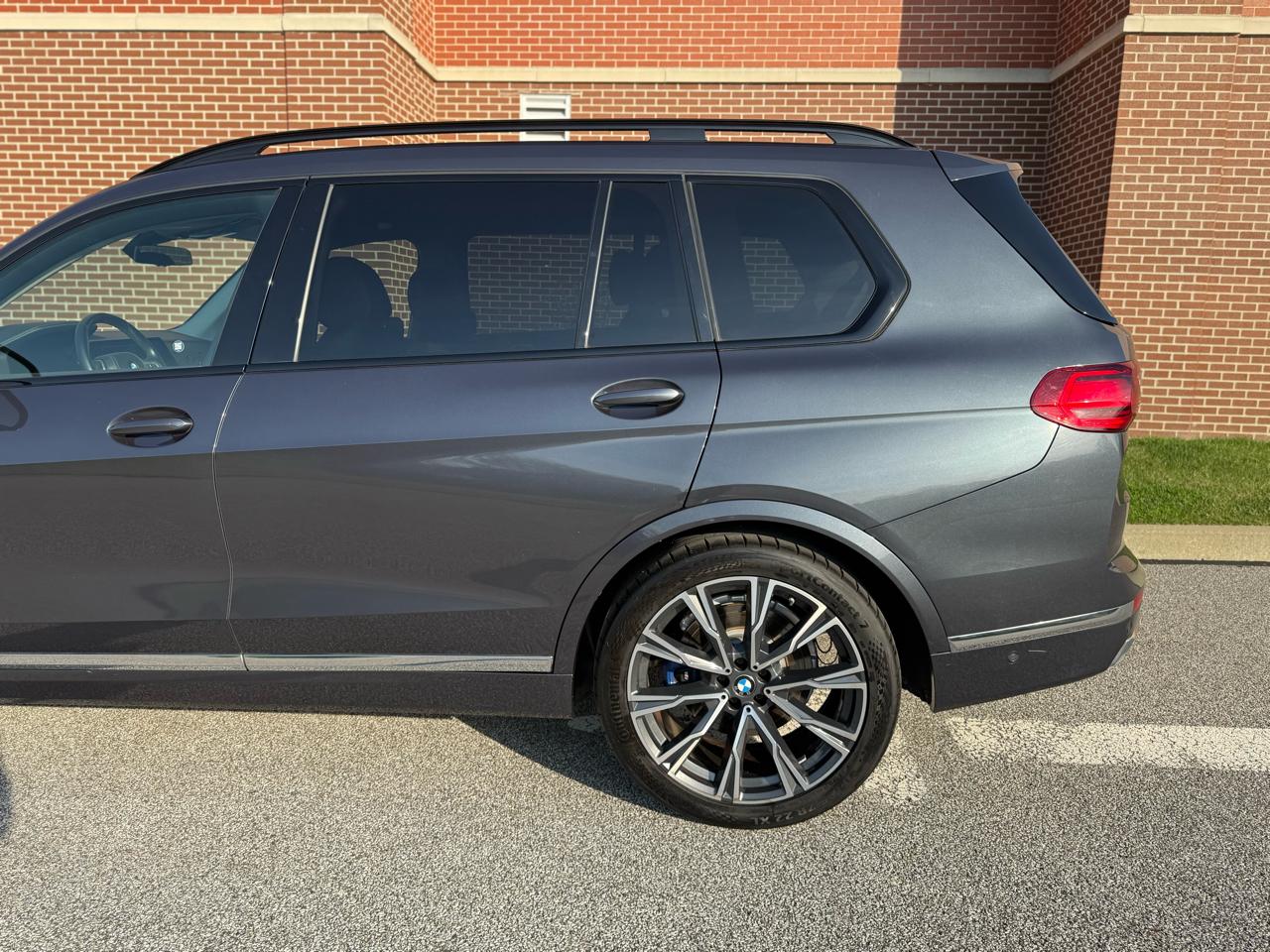 BMW X7  2021