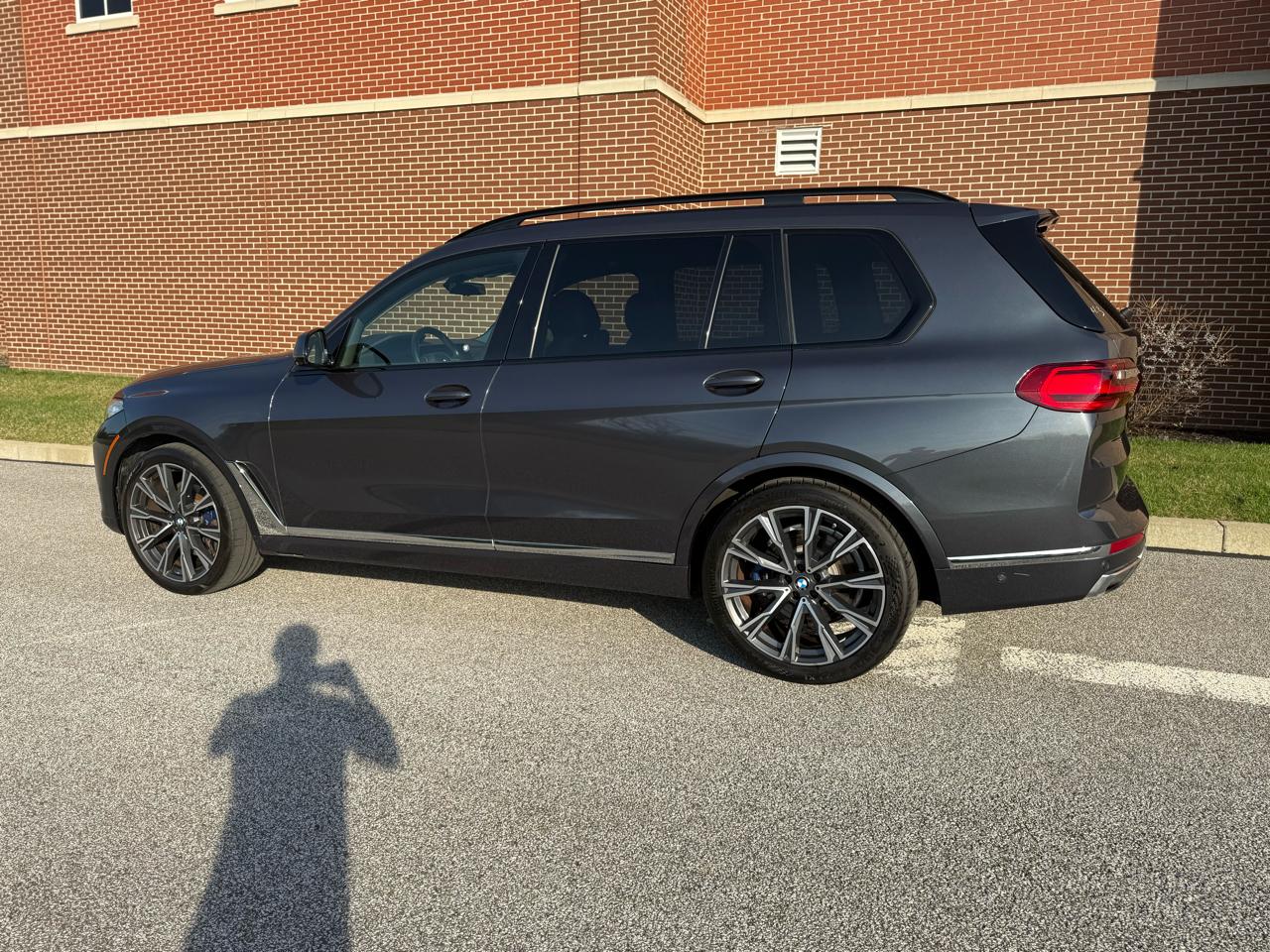 BMW X7  2021
